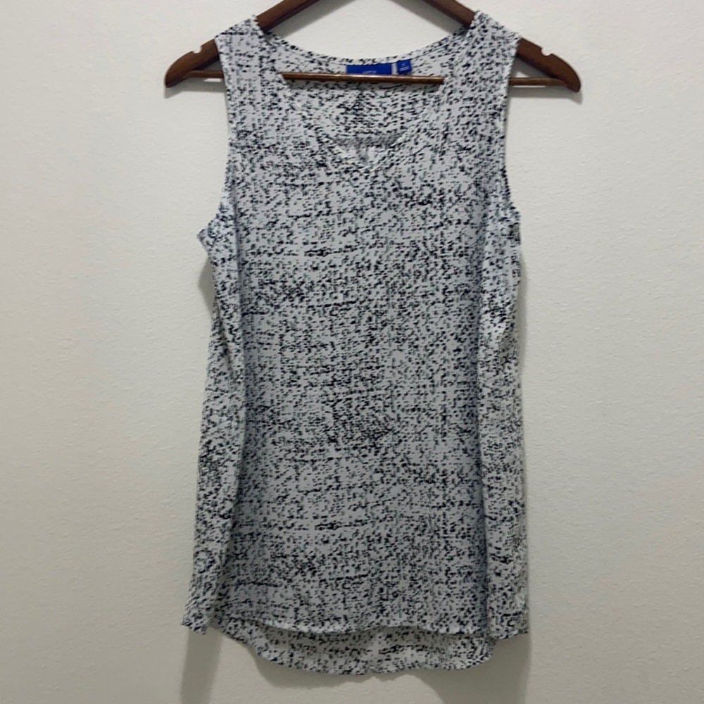 Women’s Apt. 9 abstract blouse